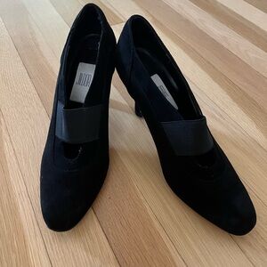 Black Velvet Heeled Pumps